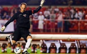 Rogério Ceni có khả năng thực hiện cả hai dạng tình huống